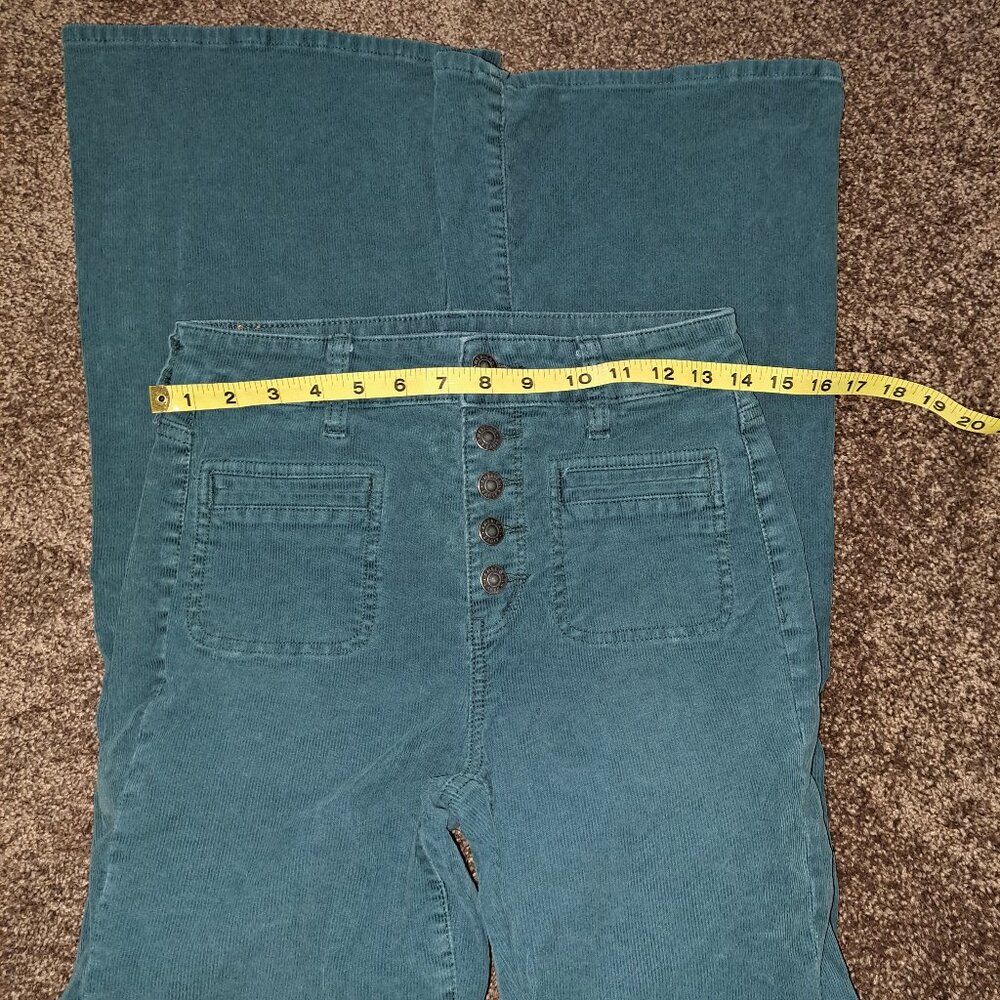 American Eagle Super Hi-Rise green corduroy pants with flare leg and button fly - Picture 7 of 11